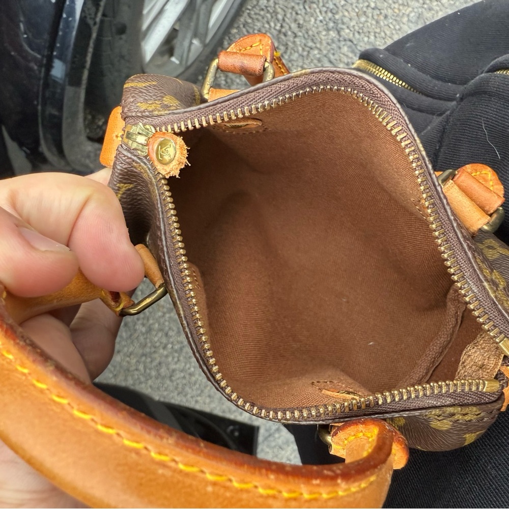 Louis Vuitton Brown Monogram Handbag - Picture 5 of 5